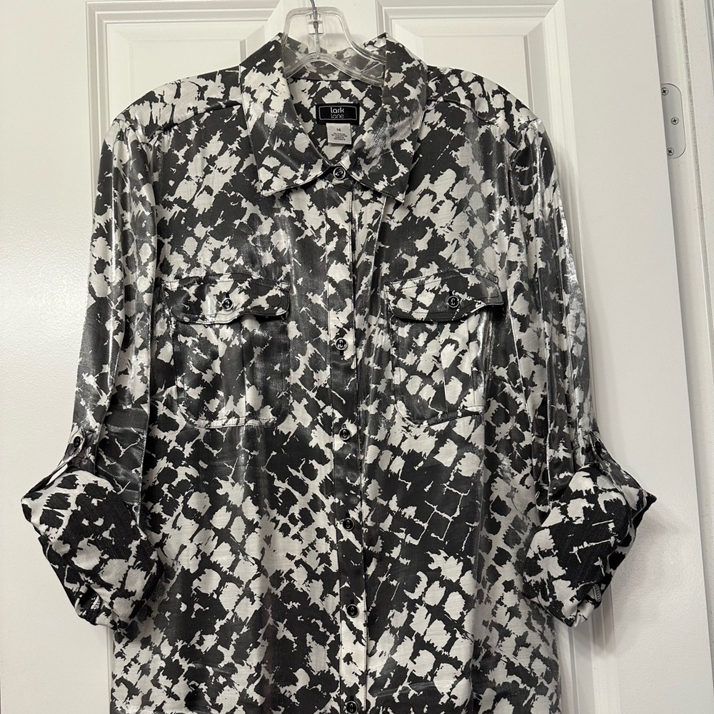 Lark Lane Silver Gray and White Button up Blouse, Size 14